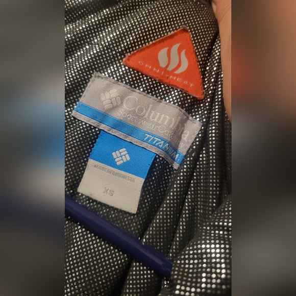 SOLD- Columbia Winter/Ski jacket - Picture 3 of 4